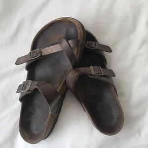 Brown Mayari Birkenstock’s
